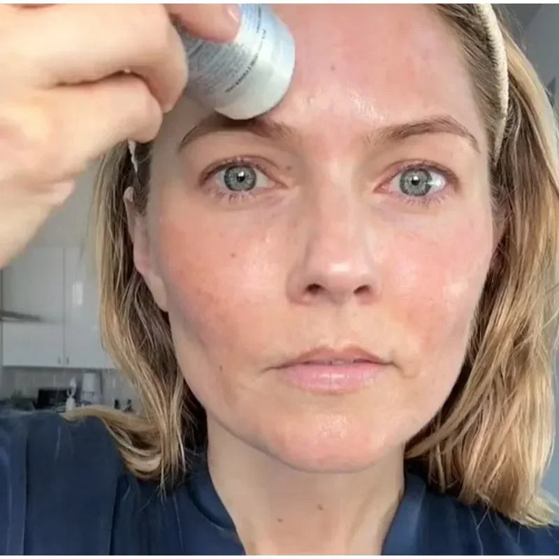 Facial skincare stick with retinol and hyaluronic acid for pore tightening and lifting