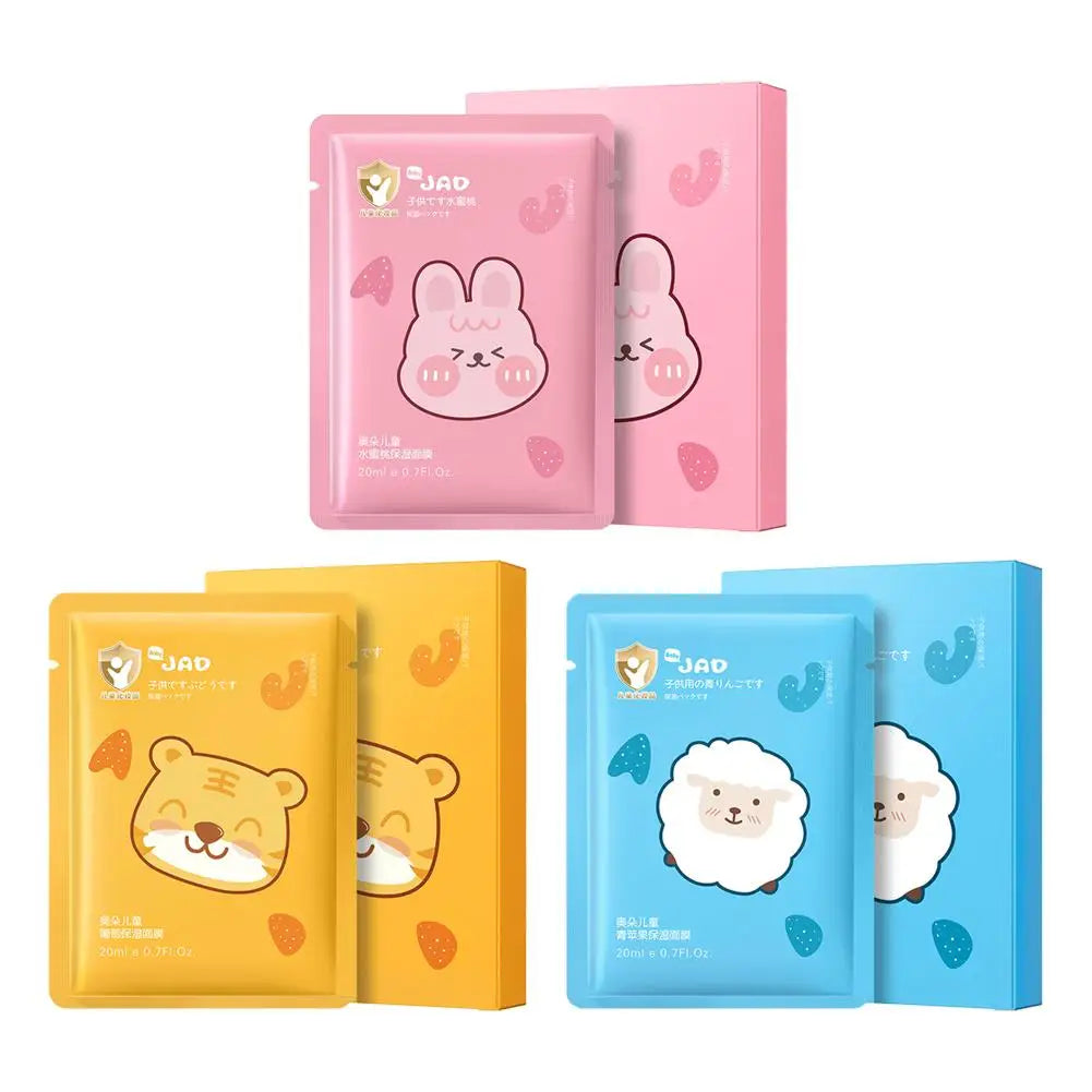 Children's moisturizing face mask with cartoon animal design