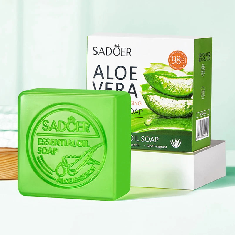 Aloe facial cleansing soap bar for moisturizing and oil control