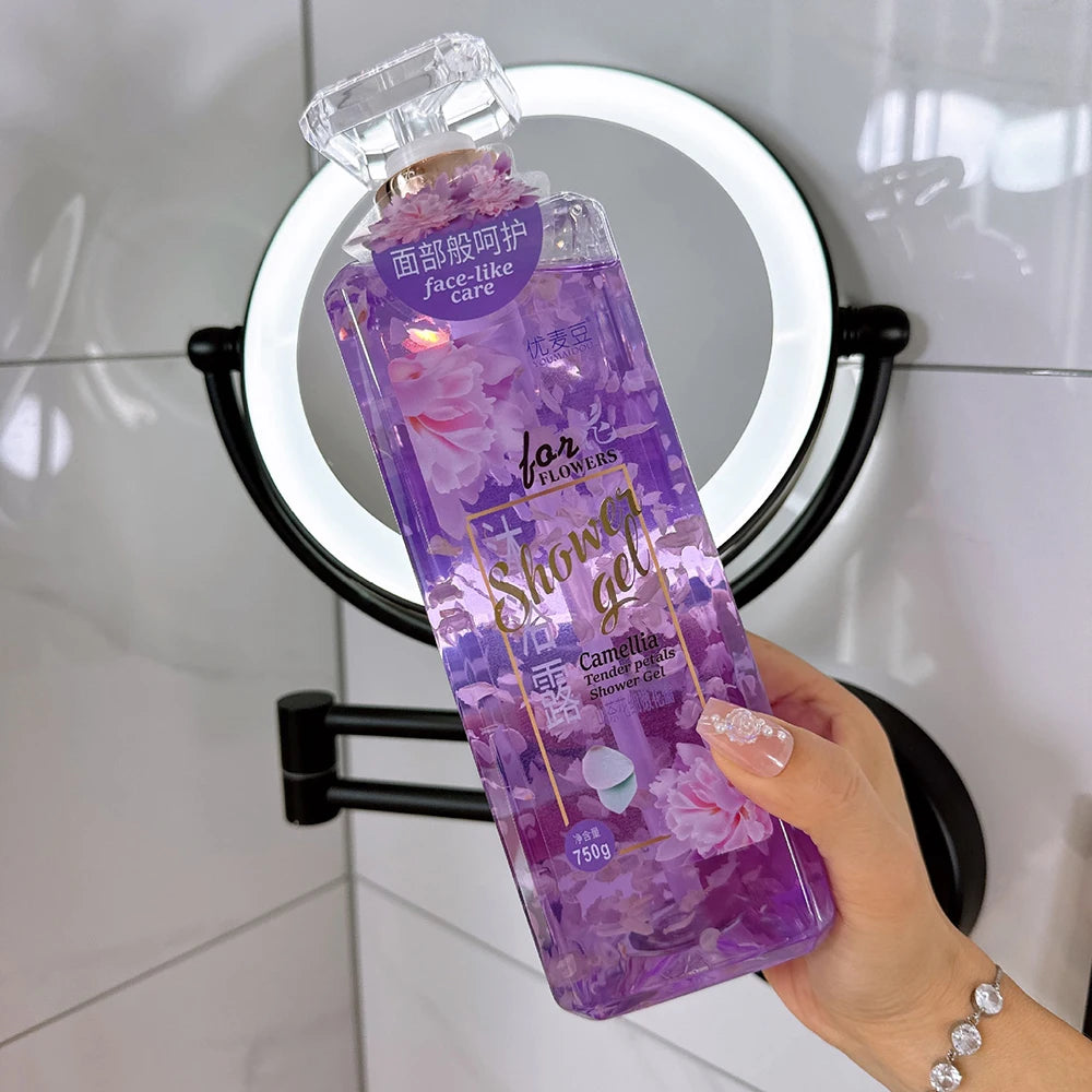 YUMAIDOO Mango Peach Bubble Shower Gel — Mango & Peach — Pump bottle dispensing action shot