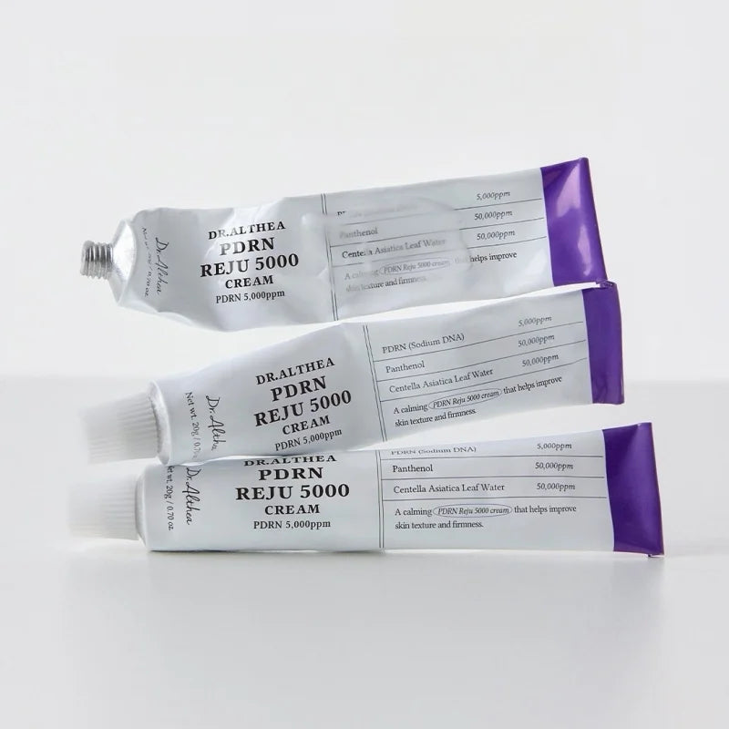 Vitamin C antioxidant face cream jar for hydrating and repairing skin