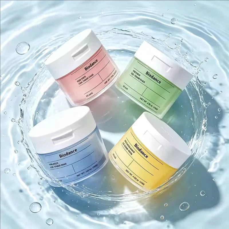 Cotton toner pads saturated with hydrating ampoule serum, promising deep moisture and skin brightening for all skin types