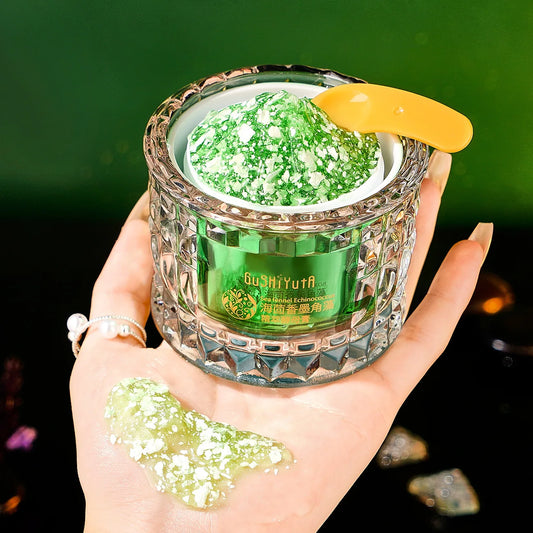 Face cream jar with sea fennel and algae yeast extract