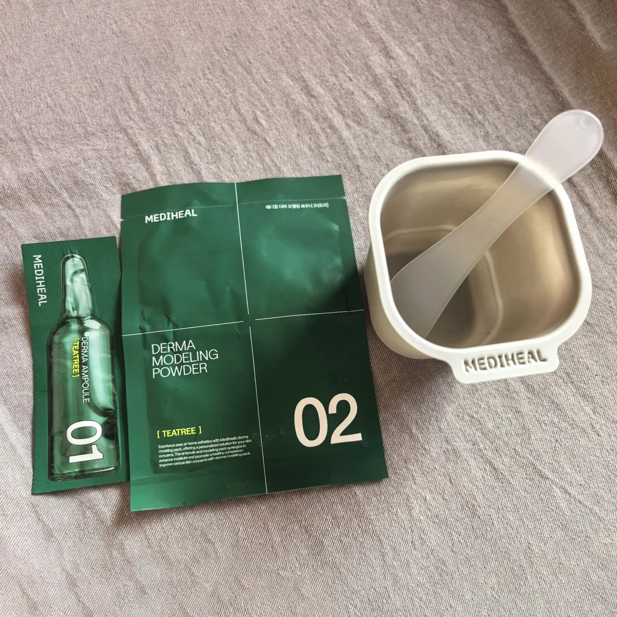 Strippable modeling pack gel for second-skin fit and deep moisture infusion in Korean skincare