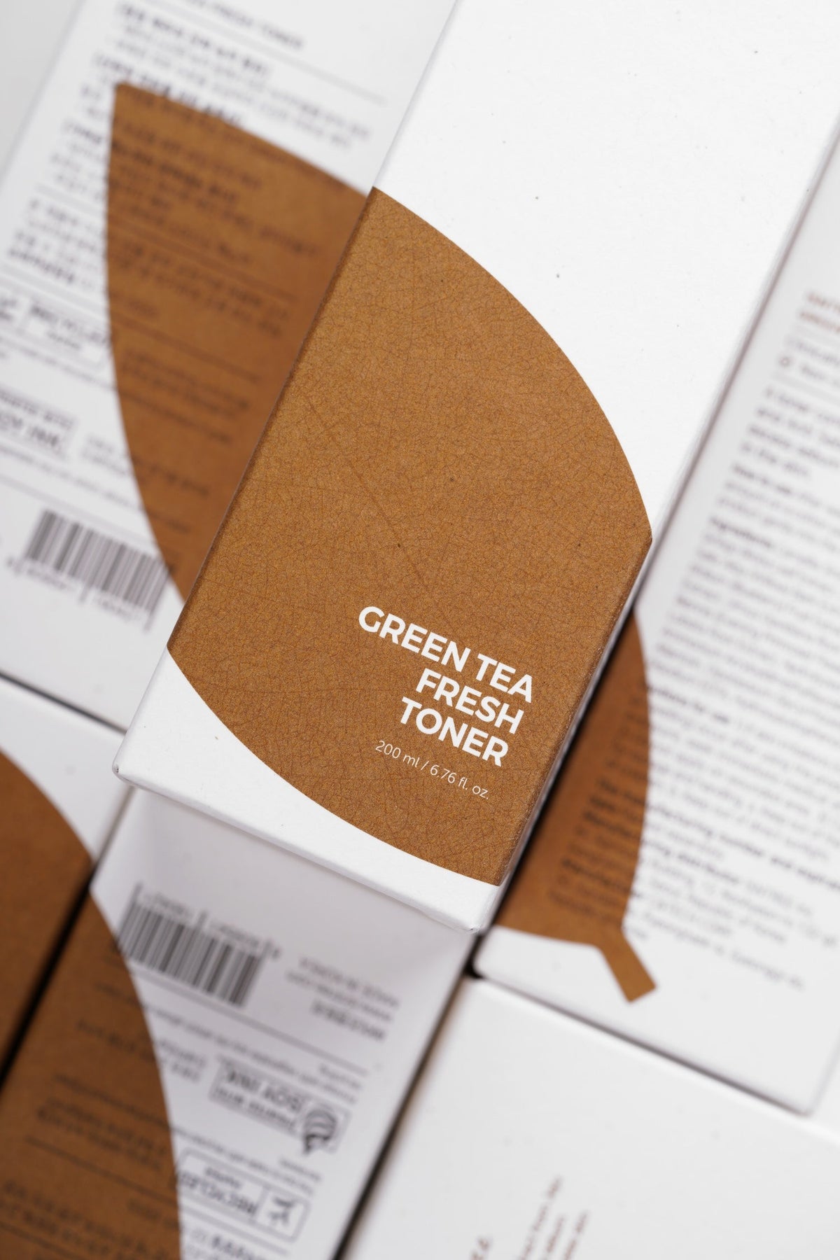 Isntree Green Tea Fresh Toner 200 ml — packaging detail