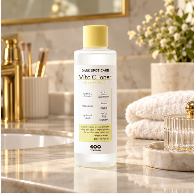 DEARBOO Dark Spot Care Vita C Toner — 250 ml — bathroom product scene